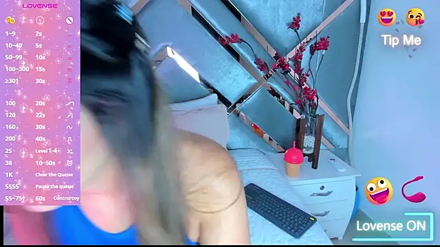 Snapshot of LiaaGenner chatting on January 2025 07:15:01 PM LiaaGenner online show from January 2025 07:15:01 PM