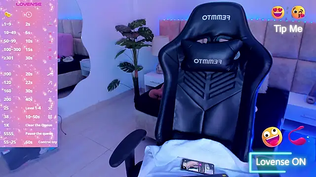 Snapshot of LiaaGenner chatting on January 2025 07:18:02 PM LiaaGenner online show from January 2025 07:18:02 PM