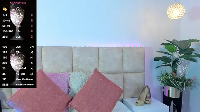 Snapshot of LiaaGenner chatting on September 2025 07:03:02 PM LiaaGenner online show from September 2025 07:03:02 PM