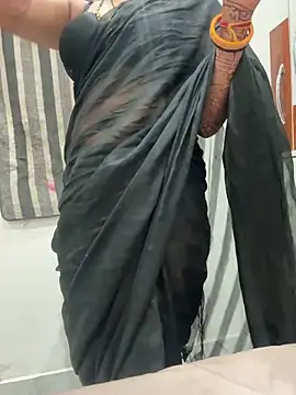 Snapshot of AASHI66 chatting on October 2025 07:03:01 PM AASHI66 online show from October 2025 07:03:01 PM