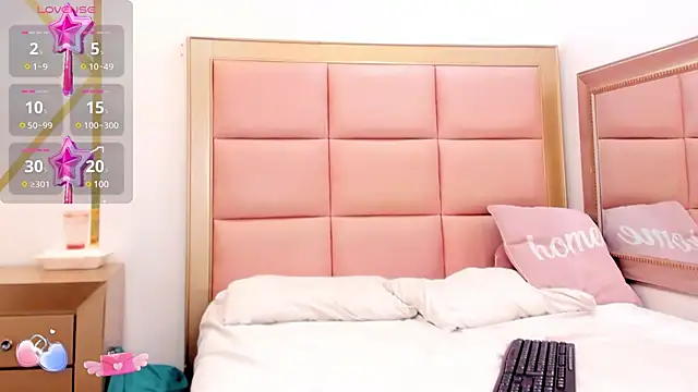 Snapshot of Mady-Edwards chatting on December 2024 08:16:01 AM Mady-Edwards online show from December 2024 08:16:01 AM