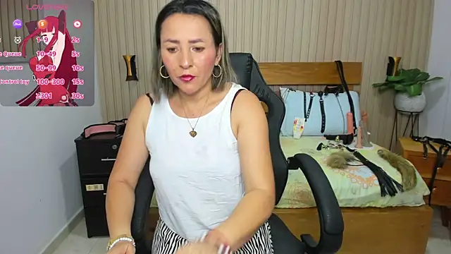 Snapshot of luciana_ballesteros_ chatting on February 2025 12:37:02 PM luciana ballesteros  online show from February 2025 12:37:02 PM