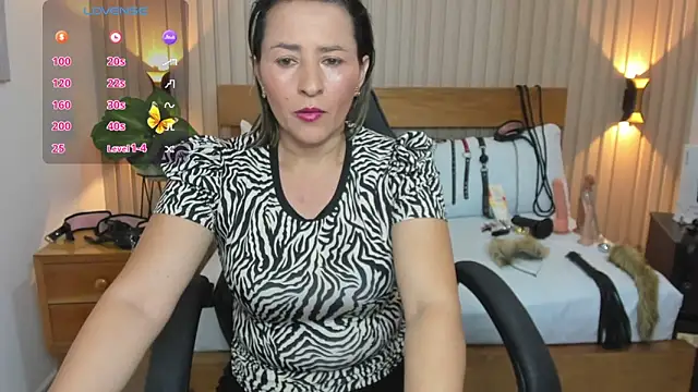 Snapshot of luciana_ballesteros_ chatting on February 2025 12:34:01 PM luciana ballesteros  online show from February 2025 12:34:01 PM