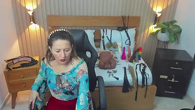Snapshot of luciana_ballesteros_ chatting on October 2025 12:35:01 PM luciana ballesteros  online show from October 2025 12:35:01 PM