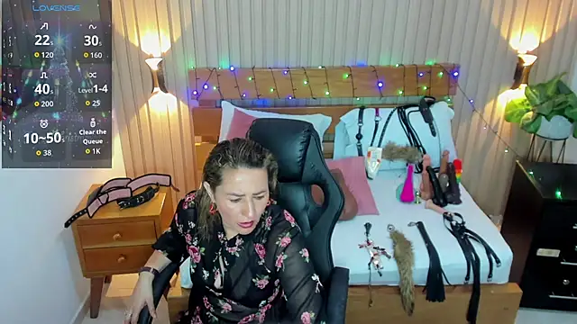 luciana ballesteros  online show from December 2025 12:44:02 PM