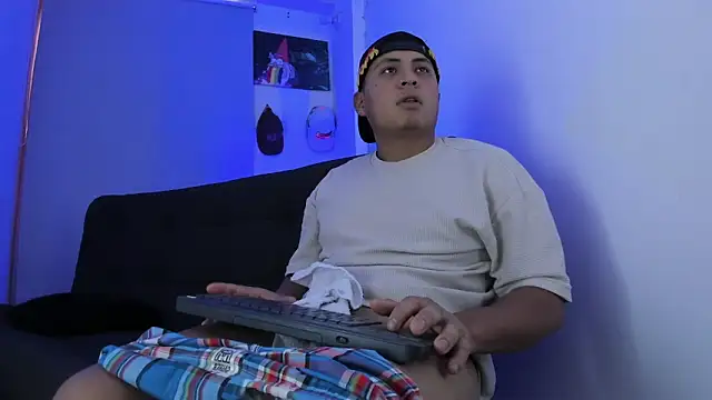 sebasguerrero09 online show from February 2025 08:42:01 PM