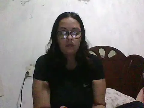 Snapshot of Samanthat33 chatting on March 2025 03:23:02 AM Samanthat33 online show from March 2025 03:23:02 AM