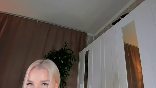 FrauSophia online show from February 2025 09:08:02 PM