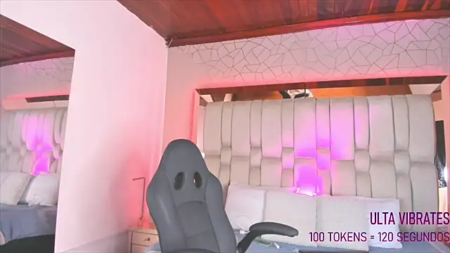 Snapshot of AngelineHeet chatting on January 2025 12:38:02 AM AngelineHeet online show from January 2025 12:38:02 AM