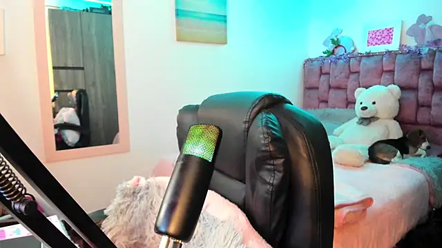 Snapshot of ladyrd1 chatting on December 2024 07:13:02 AM ladyrd1 online show from December 2024 07:13:02 AM