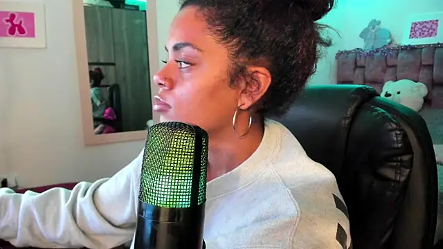 Snapshot of ladyrd1 chatting on December 2024 05:51:01 AM ladyrd1 online show from December 2024 05:51:01 AM