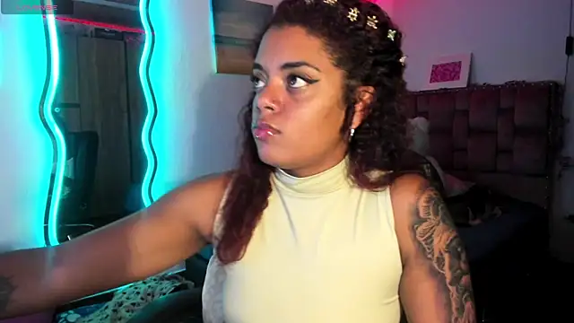 Snapshot of ladyrd1 chatting on January 2025 08:00:01 AM ladyrd1 online show from January 2025 08:00:01 AM