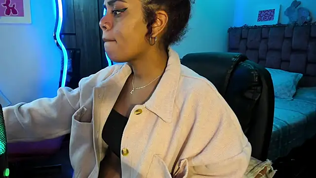 Snapshot of ladyrd1 chatting on January 2025 03:15:02 AM ladyrd1 online show from January 2025 03:15:02 AM