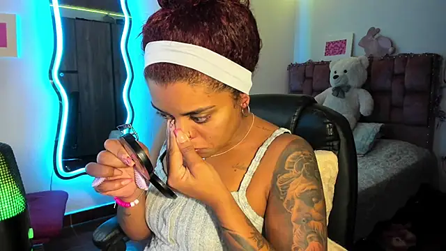 Snapshot of ladyrd1 chatting on January 2025 05:30:01 AM ladyrd1 online show from January 2025 05:30:01 AM