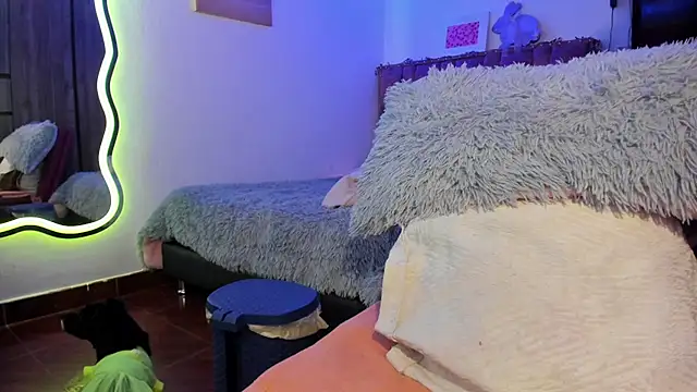 Snapshot of ladyrd1 chatting on February 2025 05:26:02 AM ladyrd1 online show from February 2025 05:26:02 AM