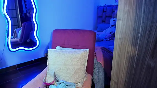 Snapshot of ladyrd1 chatting on February 2025 07:49:01 AM ladyrd1 online show from February 2025 07:49:01 AM