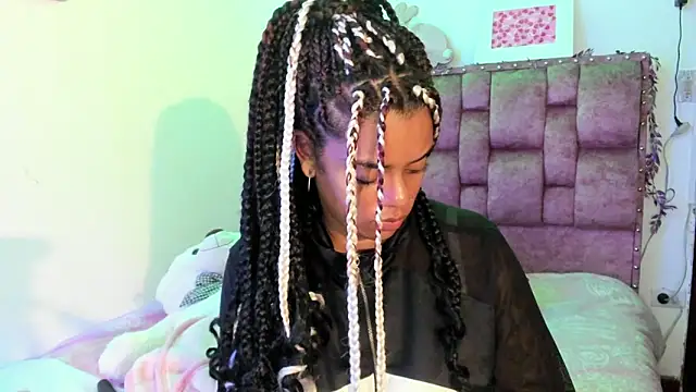 Snapshot of ladyrd1 chatting on March 2025 06:37:02 AM ladyrd1 online show from March 2025 06:37:02 AM