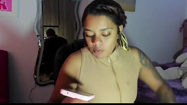 Snapshot of ladyrd1 chatting on September 2025 10:20:01 PM ladyrd1 online show from September 2025 10:20:01 PM