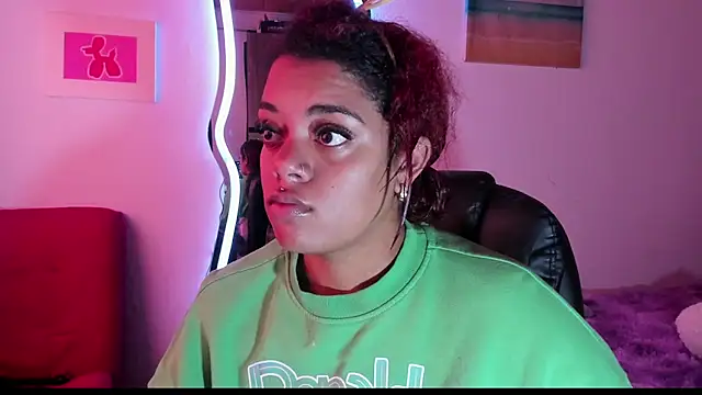 Snapshot of ladyrd1 chatting on September 2025 06:51:02 PM ladyrd1 online show from September 2025 06:51:02 PM