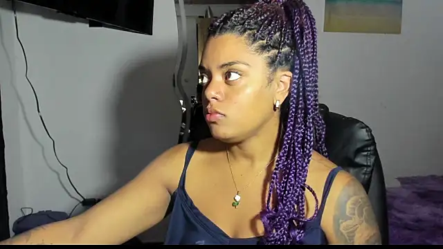 Snapshot of ladyrd1 chatting on October 2025 10:50:02 PM ladyrd1 online show from October 2025 10:50:02 PM