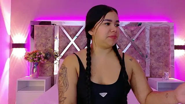 Snapshot of MarianaGarciaa__ chatting on September 2025 11:33:02 AM MarianaGarciaa online show from September 2025 11:33:02 AM