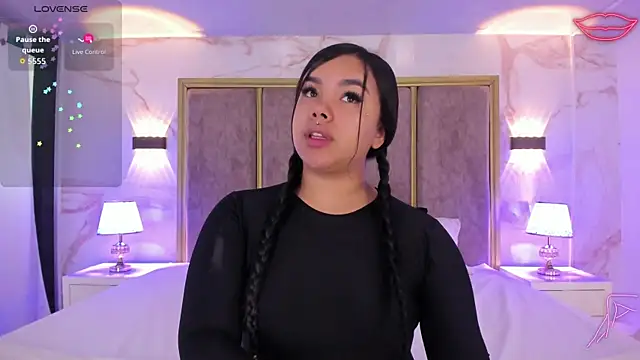 Snapshot of MarianaGarciaa__ chatting on September 2025 07:18:02 PM MarianaGarciaa online show from September 2025 07:18:02 PM