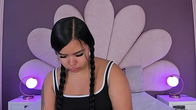 Snapshot of MarianaGarciaa__ chatting on October 2025 11:52:02 AM MarianaGarciaa online show from October 2025 11:52:02 AM