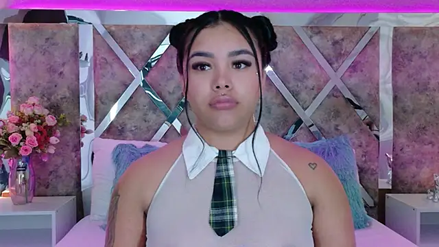 Snapshot of MarianaGarciaa__ chatting on October 2025 07:34:02 PM MarianaGarciaa online show from October 2025 07:34:02 PM