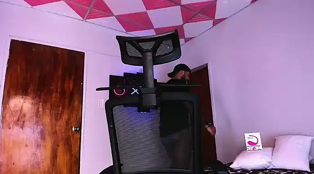 Sebas-hott online show from December 2024 03:36:01 AM