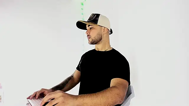 Sebas-hott online show from September 2025 10:20:01 PM