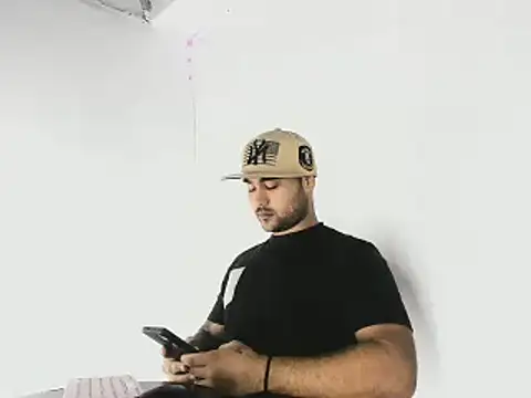 Sebas-hott online show from October 2025 10:29:02 PM