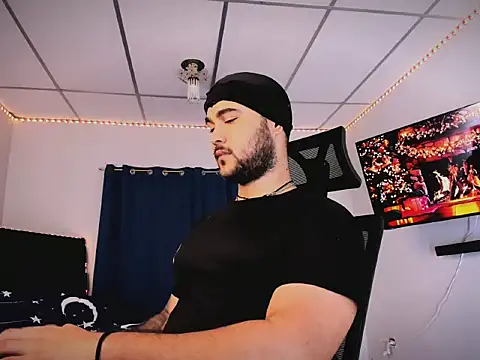 Sebas-hott online show from December 2025 10:27:02 PM