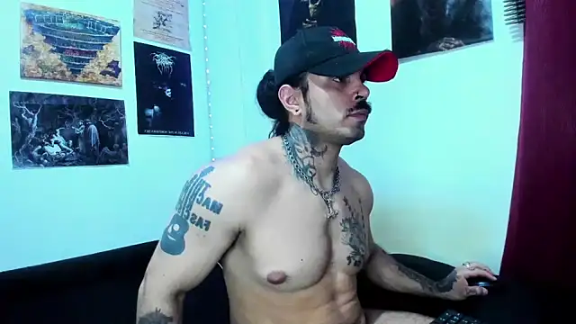 Snapshot of Van_Velckan chatting on April 2026 01:47:02 AM Van Velckan online show from April 2026 01:47:02 AM