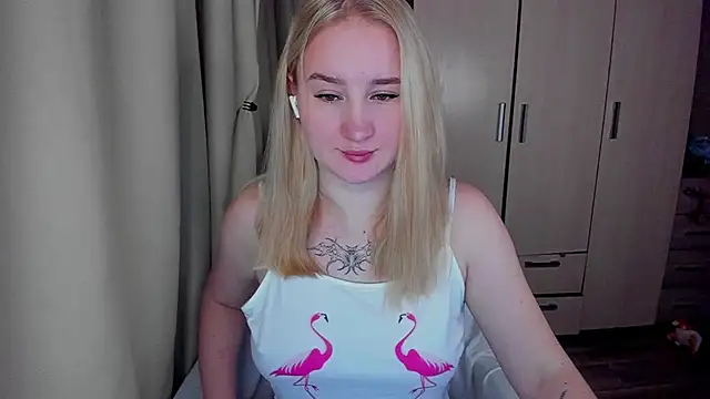 Snapshot of KeiraNight chatting on March 2026 01:12:02 AM KeiraNight online show from March 2026 01:12:02 AM