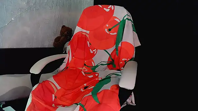 Teasing Molly online show from September 2025 01:33:01 PM