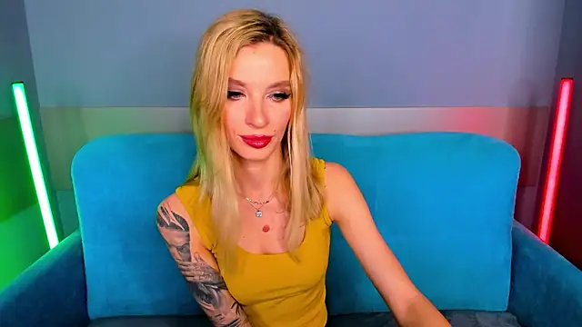 Snapshot of AlinaLovelyX chatting on March 2025 01:13:01 AM AlinaLovelyX online show from March 2025 01:13:01 AM