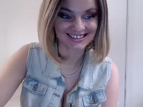 Snapshot of YourSweetJam chatting on January 2025 07:51:02 AM YourSweetJam online show from January 2025 07:51:02 AM