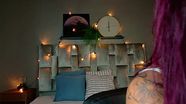 alaia-rogers online show from September 2025 11:44:01 AM