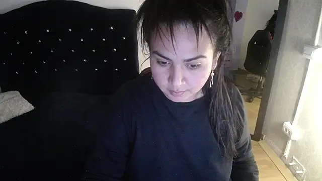 Snapshot of lucianaa_25 chatting on December 2024 06:48:01 PM lucianaa 25 online show from December 2024 06:48:01 PM