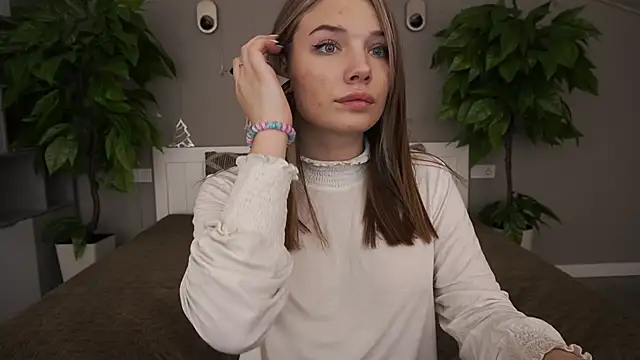 IceDanielles online show from January 2025 02:23:01 PM