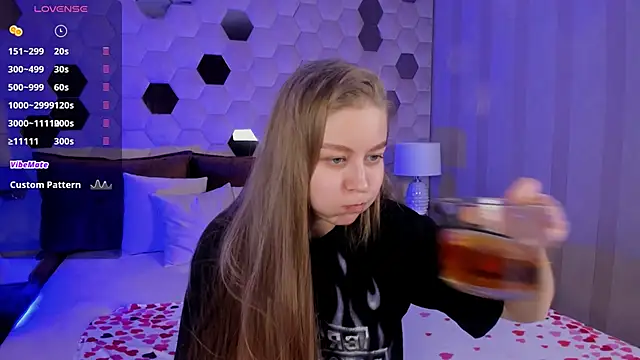 Polumna cute online show from February 2025 01:10:01 PM