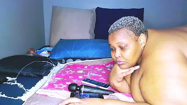 Snapshot of fatafricanqueen chatting on March 2026 09:32:02 PM fatafricanqueen online show from March 2026 09:32:02 PM