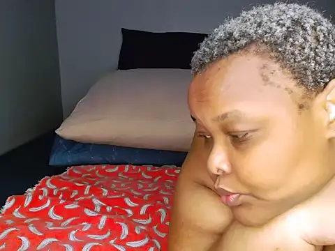 Snapshot of fatafricanqueen chatting on April 2026 08:36:02 PM fatafricanqueen online show from April 2026 08:36:02 PM