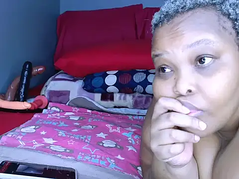 Snapshot of fatafricanqueen chatting on April 2026 07:06:02 PM fatafricanqueen online show from April 2026 07:06:02 PM