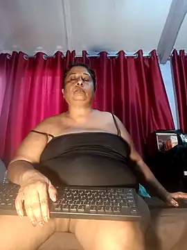 Snapshot of raniofsex02 chatting on May 2026 05:15:02 AM raniofsex02 online show from May 2026 05:15:02 AM