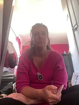 Lwhite1 online show from October 2025 03:45:02 PM