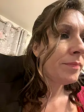 Lwhite1 online show from November 2025 04:31:02 PM