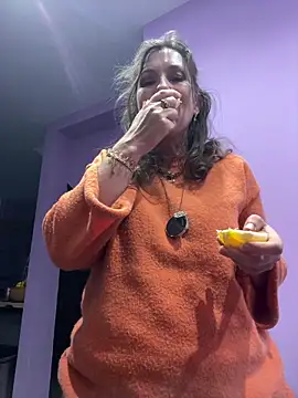 Lwhite1 online show from February 2026 04:57:01 PM