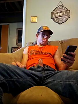 Snapshot of REDHAMMER_ chatting on March 2026 06:15:01 PM REDHAMMER online show from March 2026 06:15:01 PM