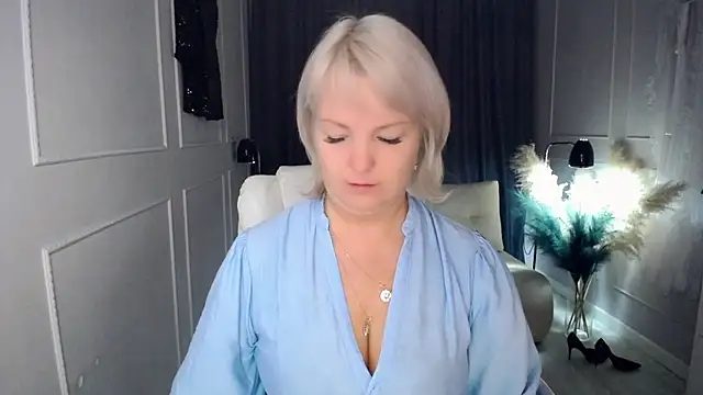 Juarnea online show from October 2025 11:42:02 PM